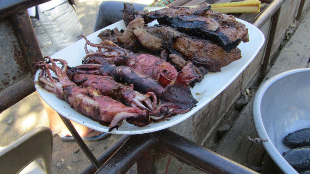 Grilled 'pusit' (squid) and 'pork liempo' (pork belly)!!! Grilled 'pusit' (squid) and 'pork liempo' (pork belly)!!!