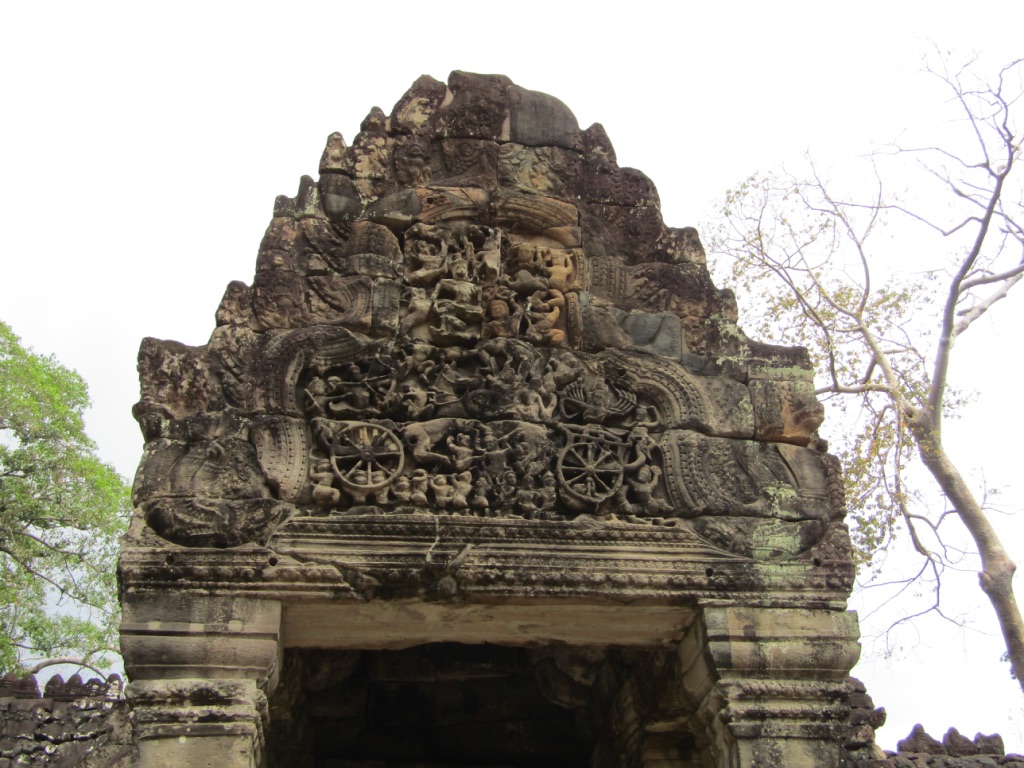 Intricate details in just a single column in Banteay Kdei