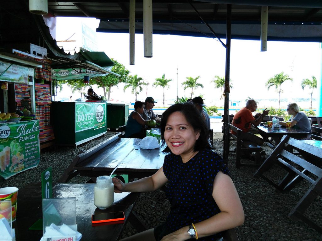 Early dinner at "K'na Boyet sa Baywok" - Baywalk at Puerto Princesa, Palawan